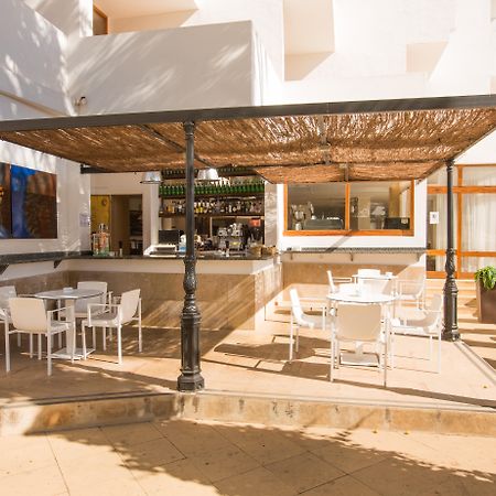 Hotel Tres Torres Santa Eulària des Riu Kültér fotó