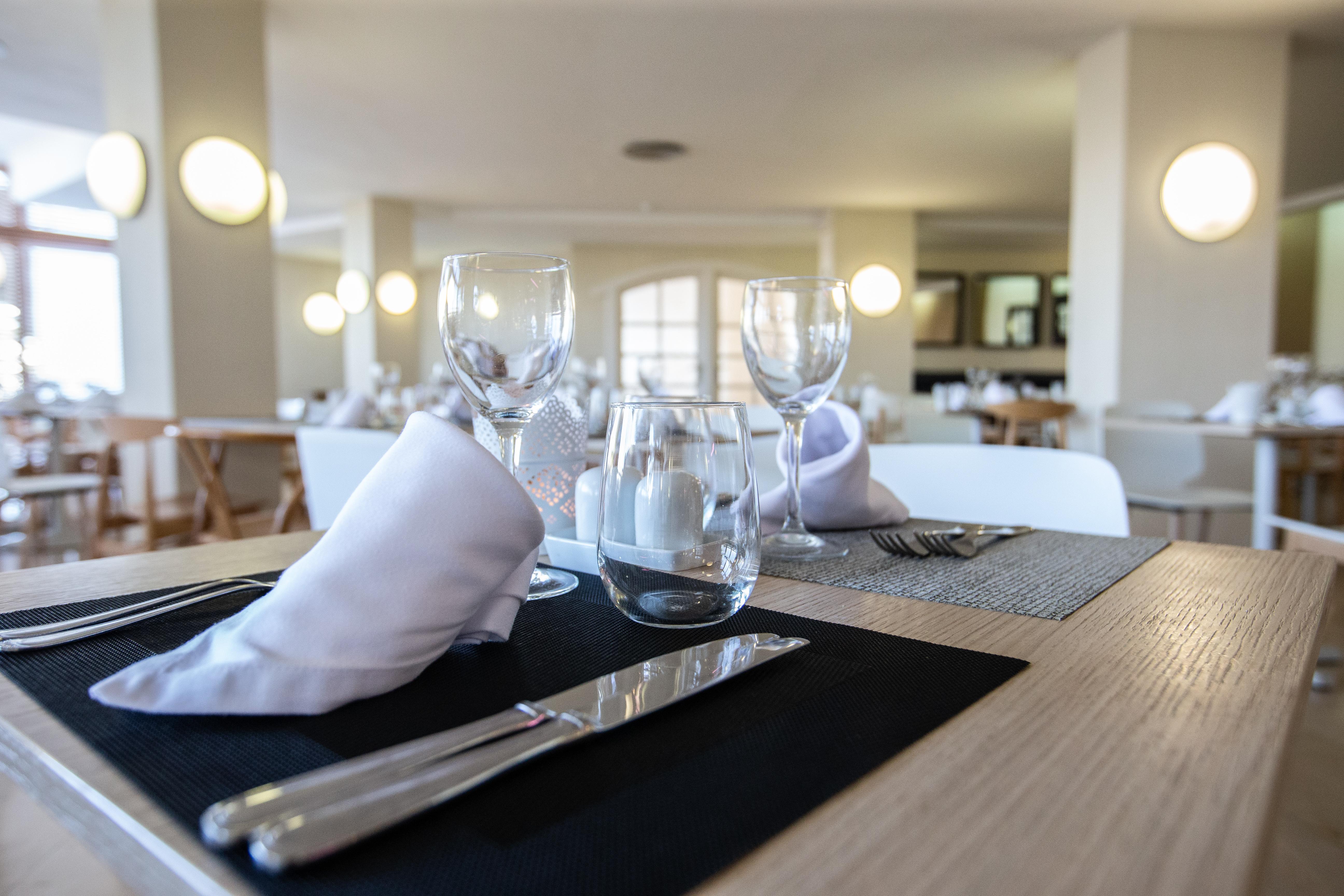 Hotel Tres Torres Santa Eulària des Riu Kültér fotó