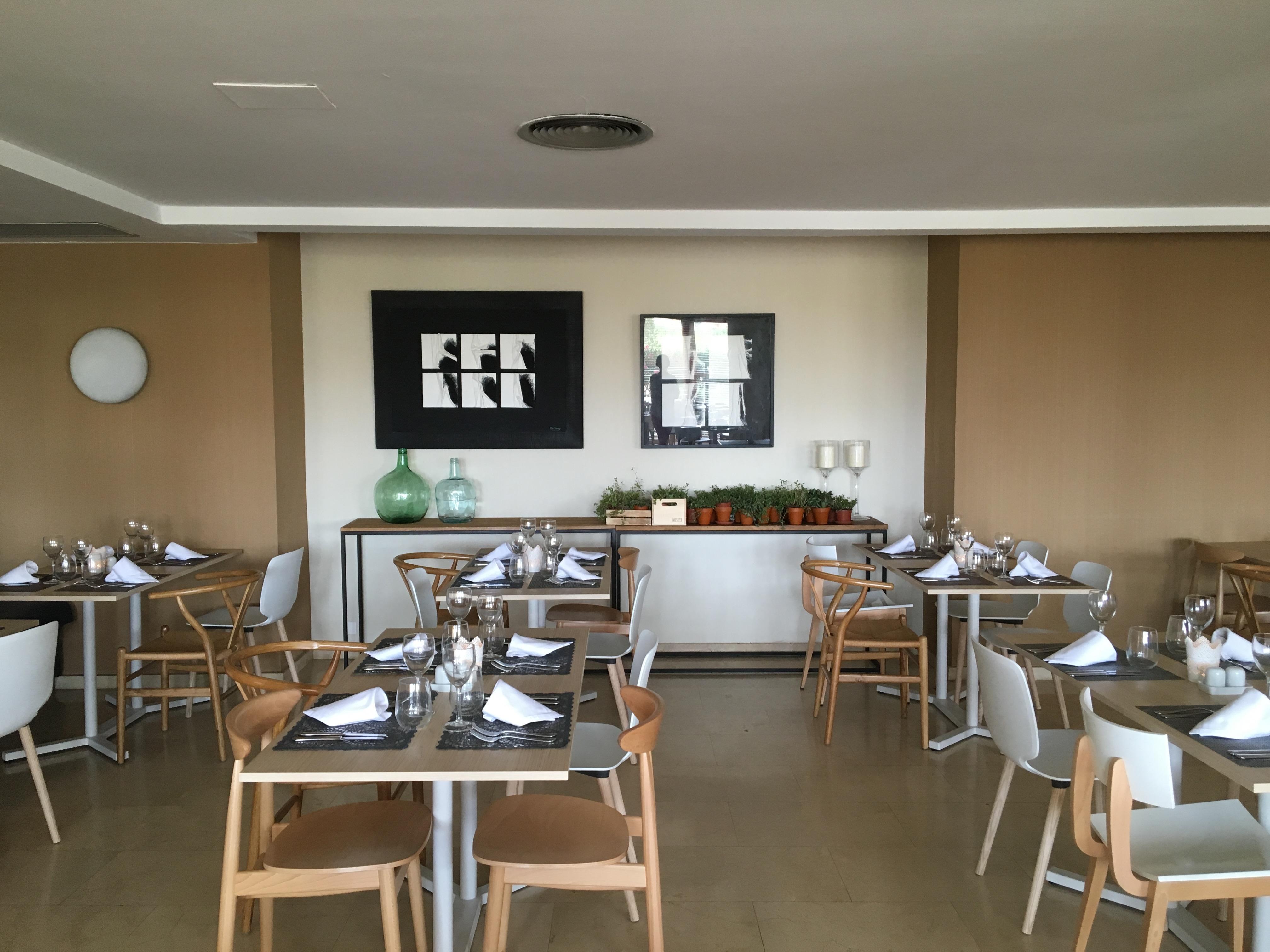 Hotel Tres Torres Santa Eulària des Riu Kültér fotó
