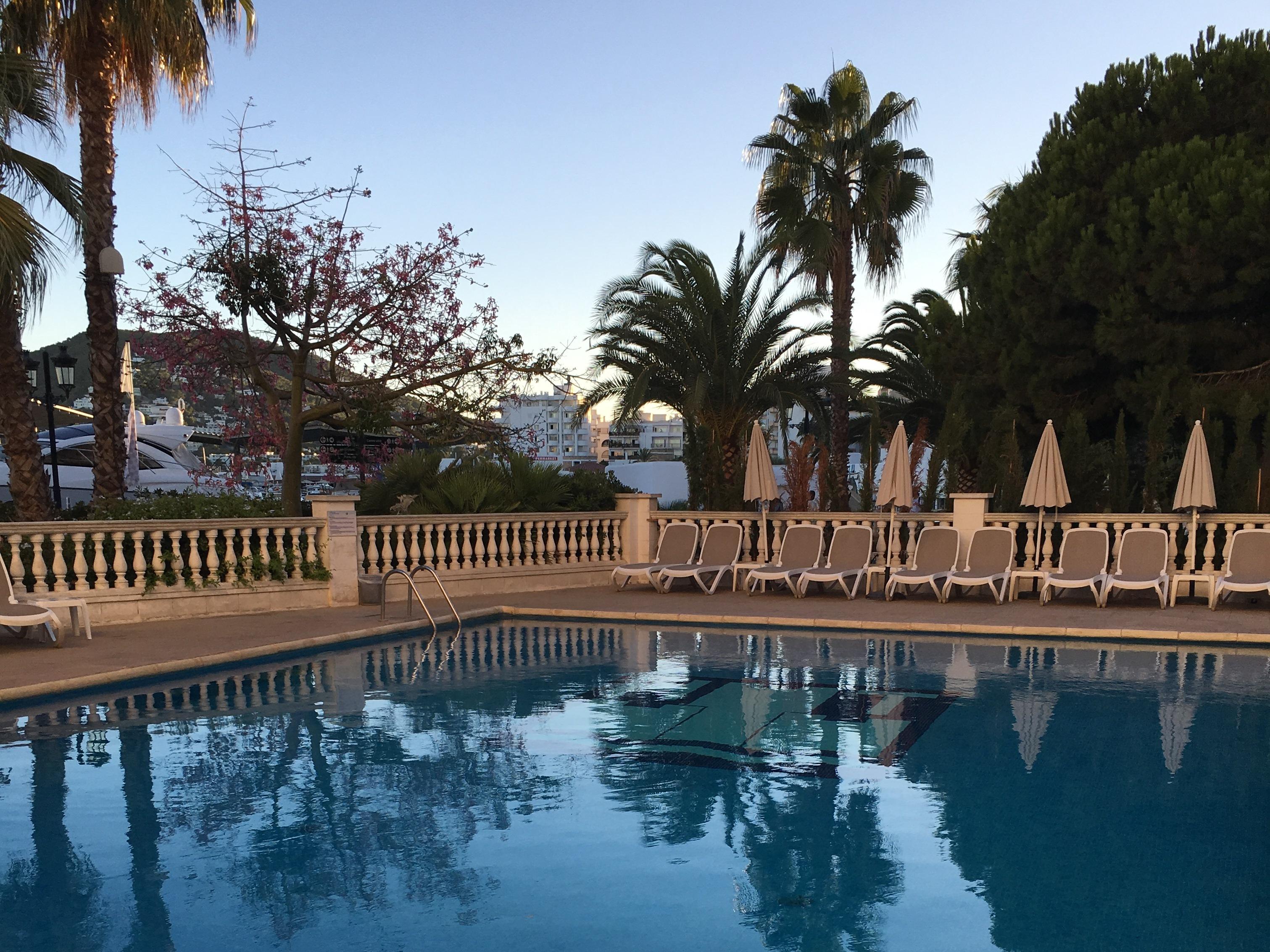 Hotel Tres Torres Santa Eulària des Riu Kültér fotó