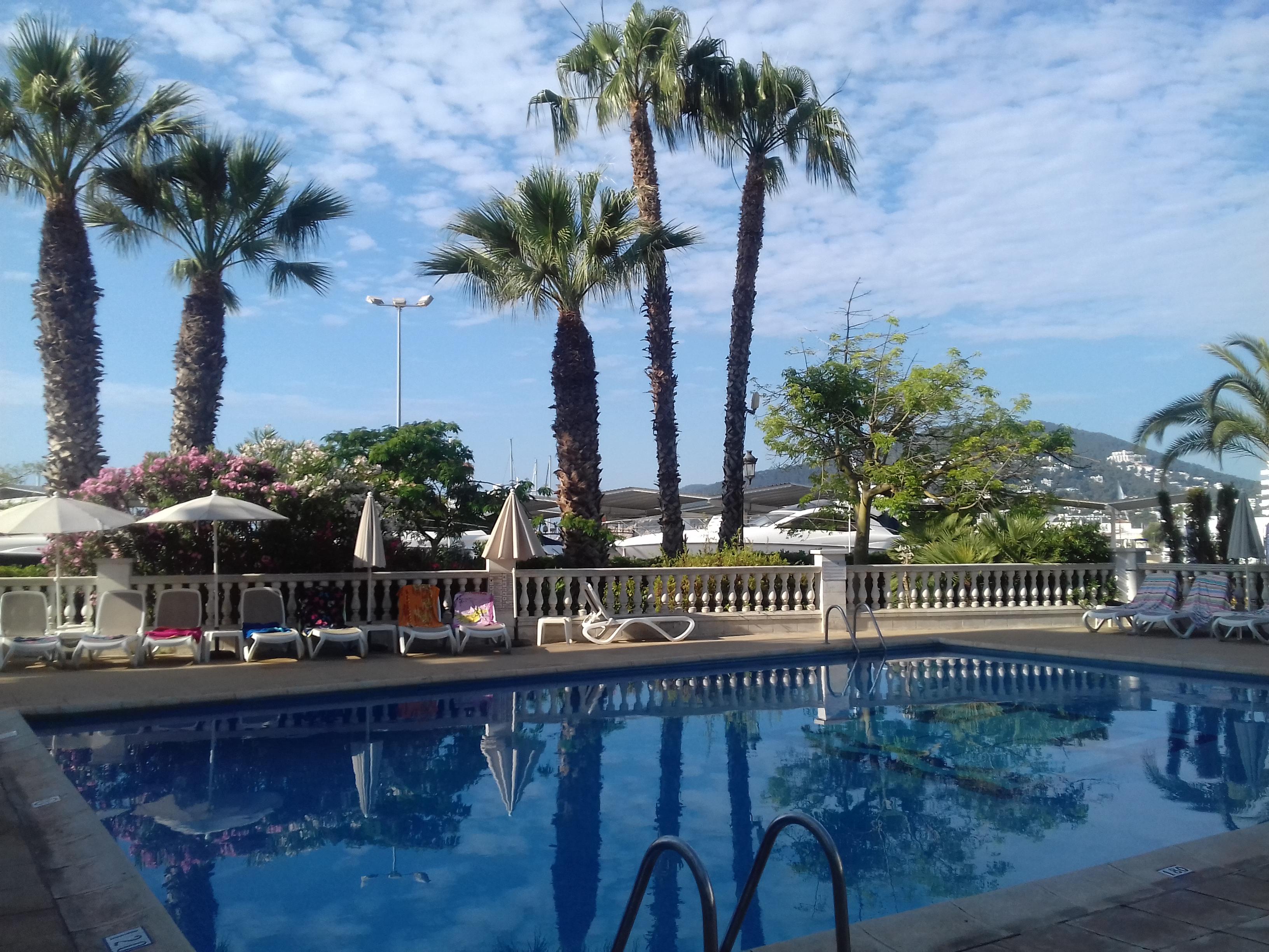 Hotel Tres Torres Santa Eulària des Riu Kültér fotó