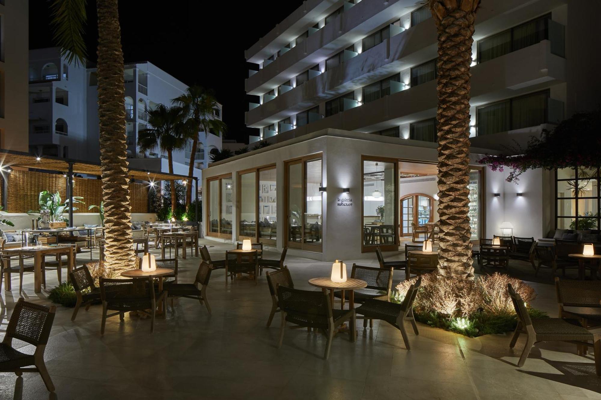 Hotel Tres Torres Santa Eulària des Riu Kültér fotó