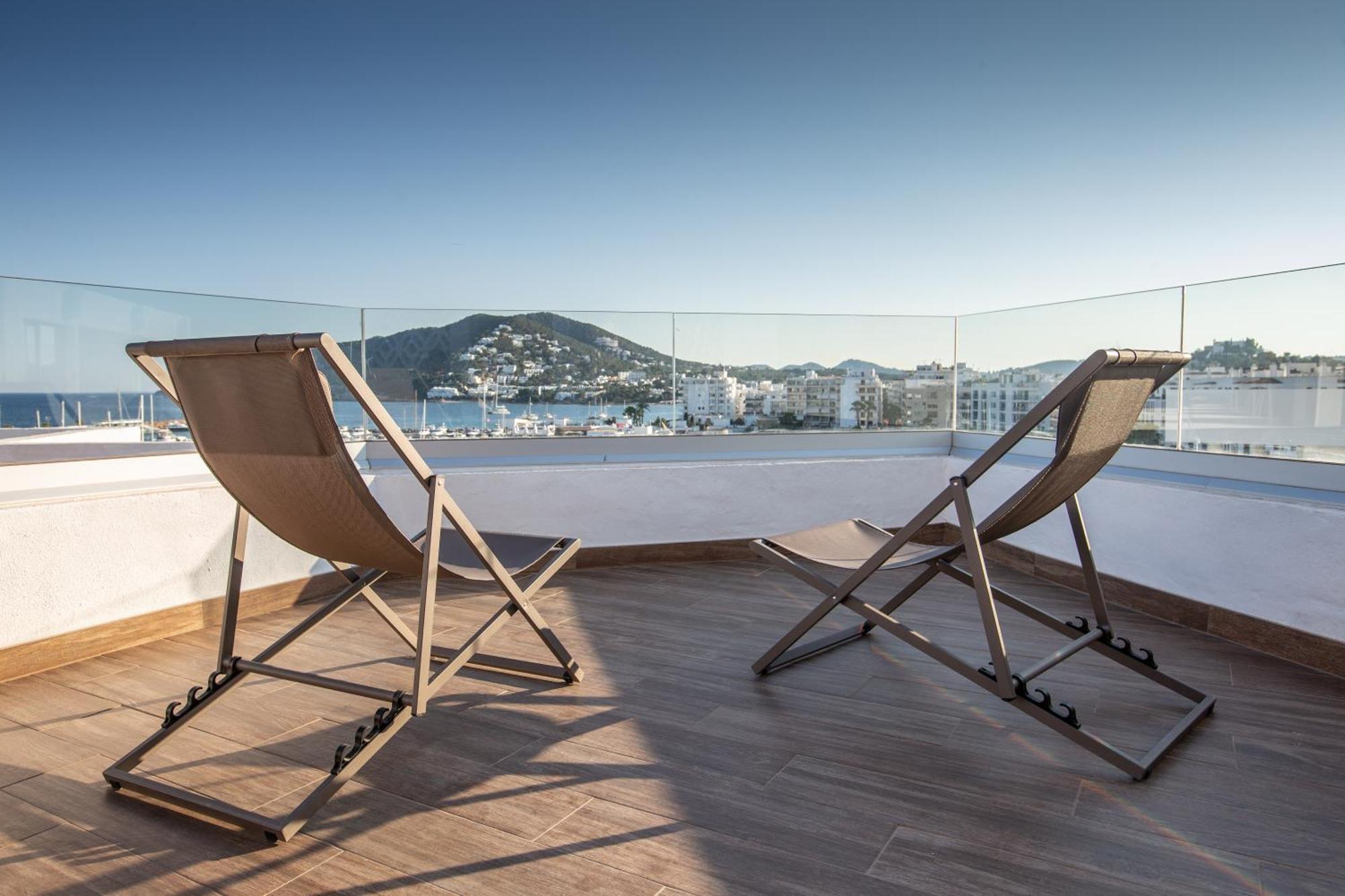 Hotel Tres Torres Santa Eulària des Riu Kültér fotó