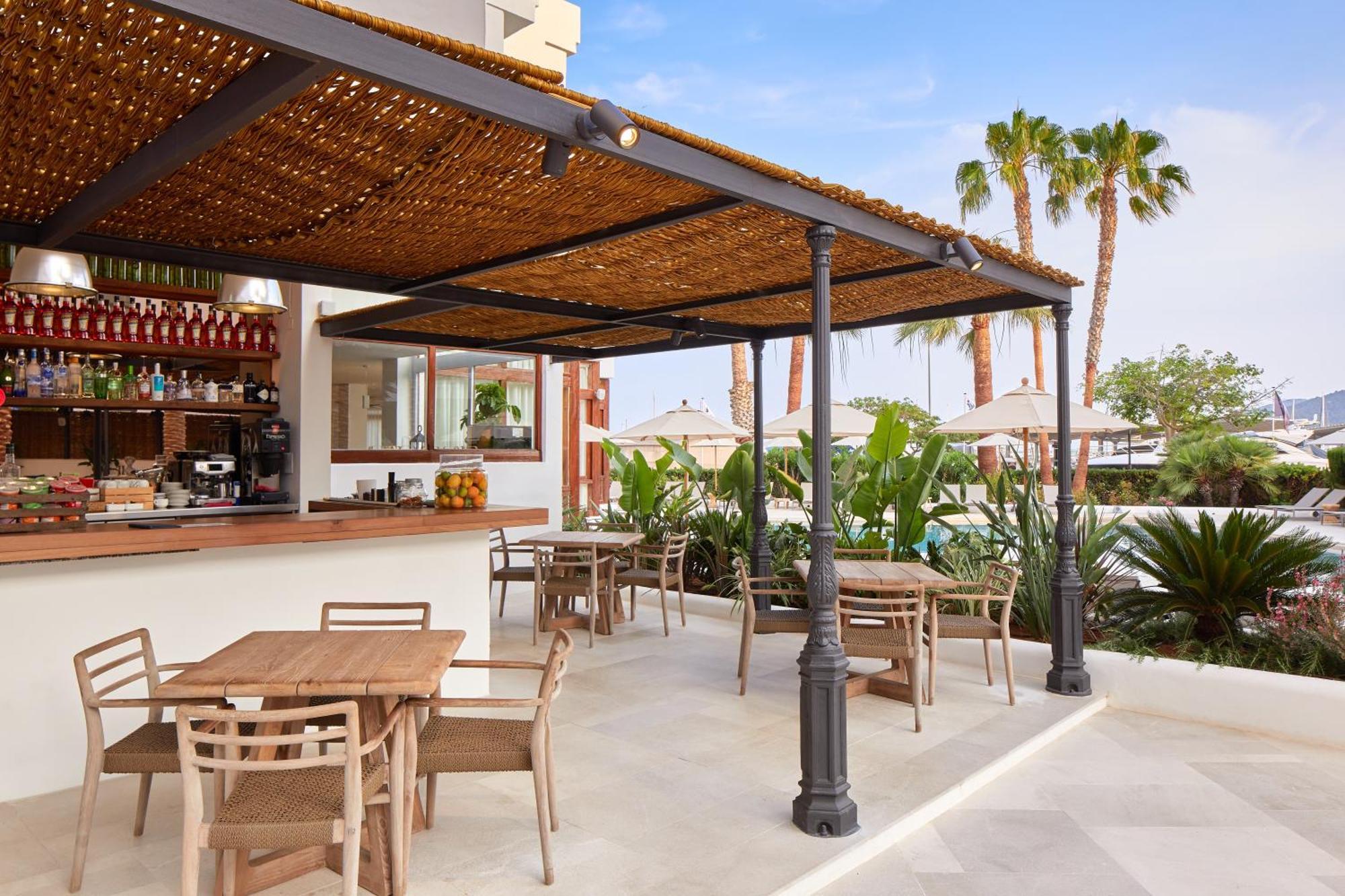 Hotel Tres Torres Santa Eulària des Riu Kültér fotó