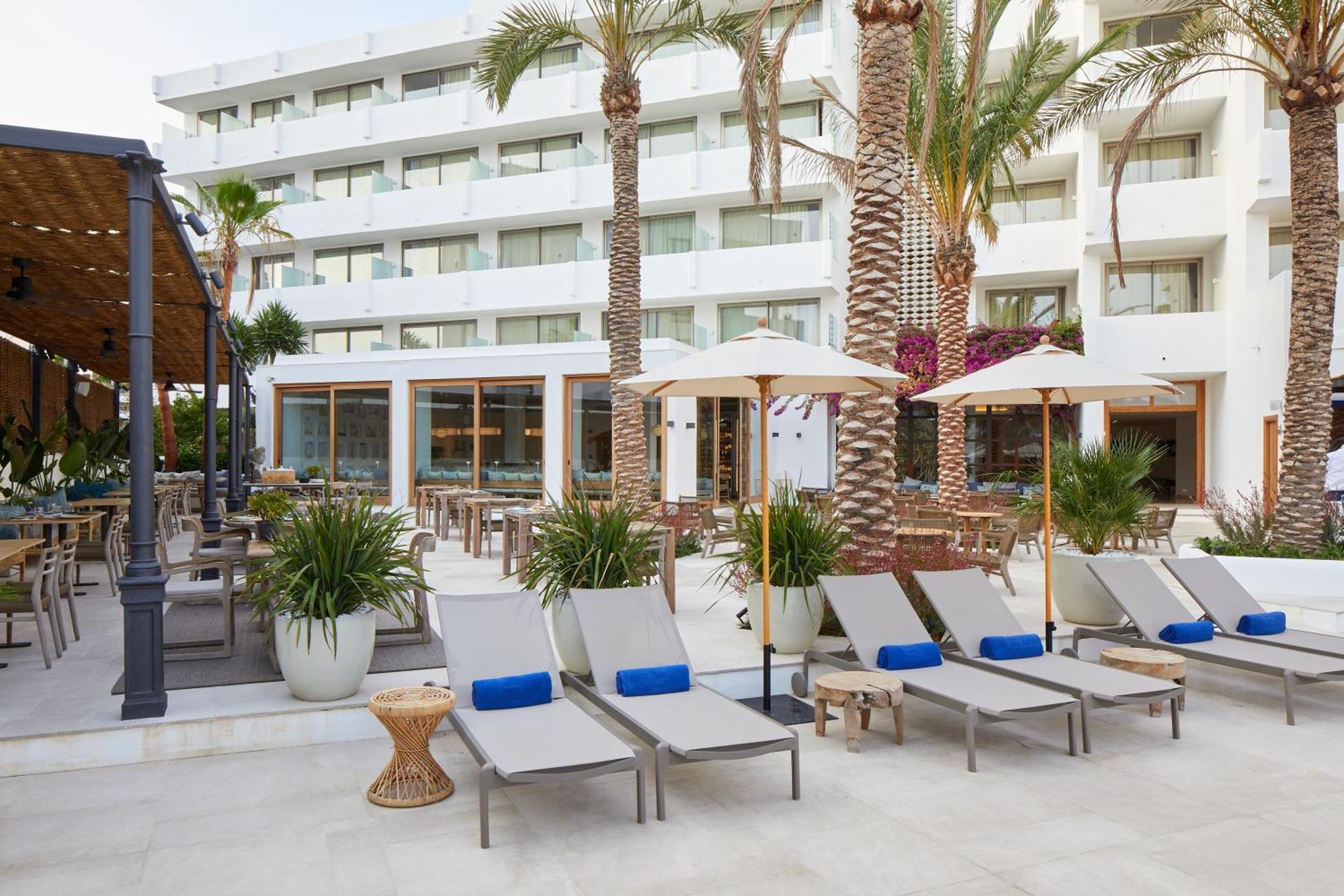 Hotel Tres Torres Santa Eulària des Riu Kültér fotó