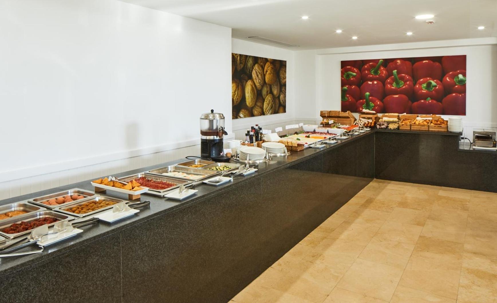 Hotel Tres Torres Santa Eulària des Riu Kültér fotó