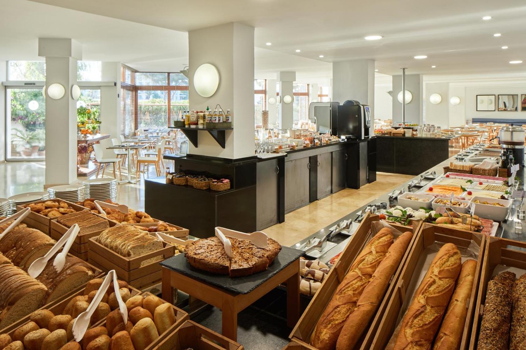 Hotel Tres Torres Santa Eulària des Riu Kültér fotó