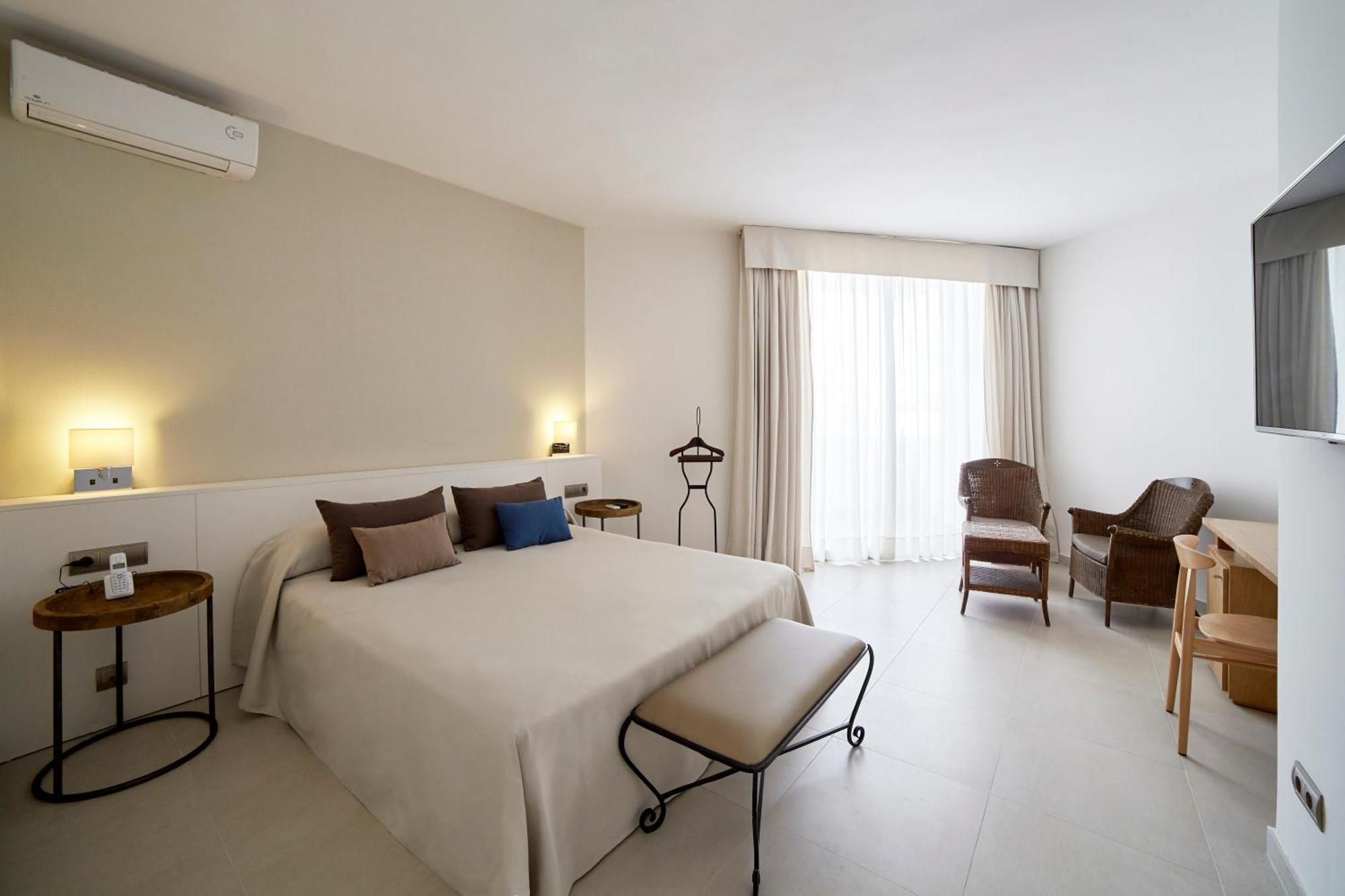 Hotel Tres Torres Santa Eulària des Riu Szoba fotó