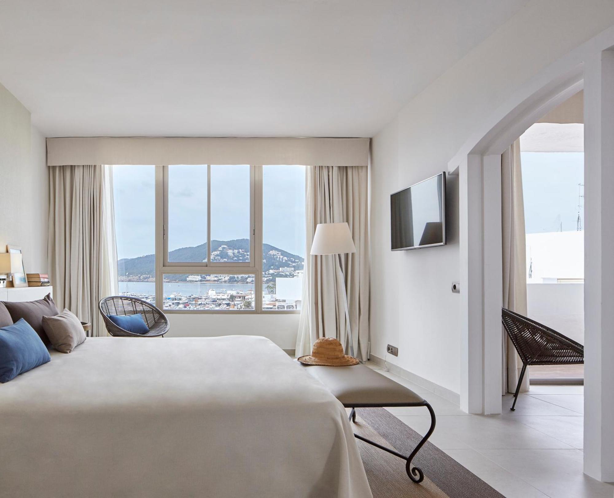 Hotel Tres Torres Santa Eulària des Riu Szoba fotó