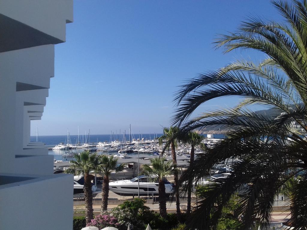 Hotel Tres Torres Santa Eulària des Riu Kültér fotó